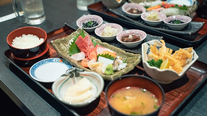 【夕食付】富山湾の朝獲れ海鮮♪「白えび・お造り5種盛コース」の晩ごはん